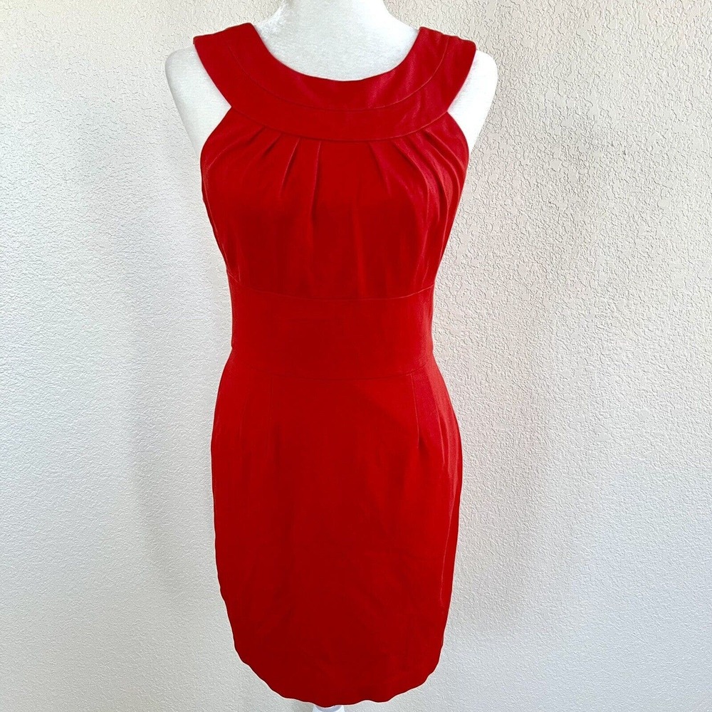 Trina Turk Size 6 Red Shift Party Career Dress Solid Round Neck V Back $228